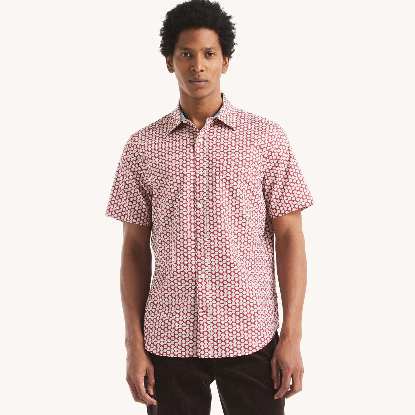 Camisa de hombre de manga corta con estampado