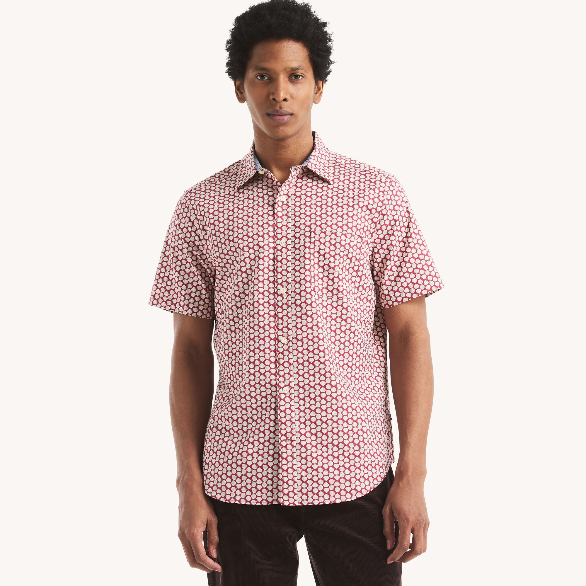 Camisa de hombre de manga corta con estampado