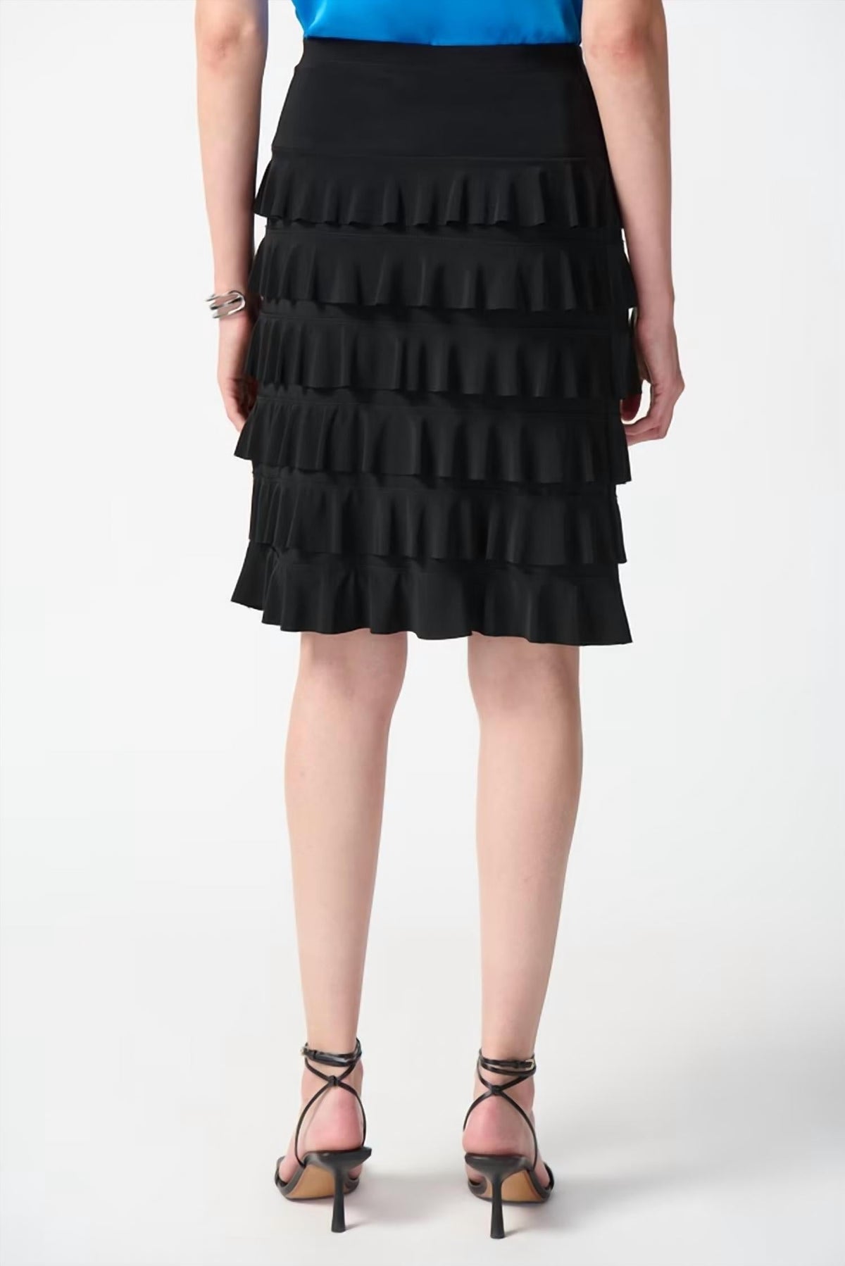 Falda con boleros color negro