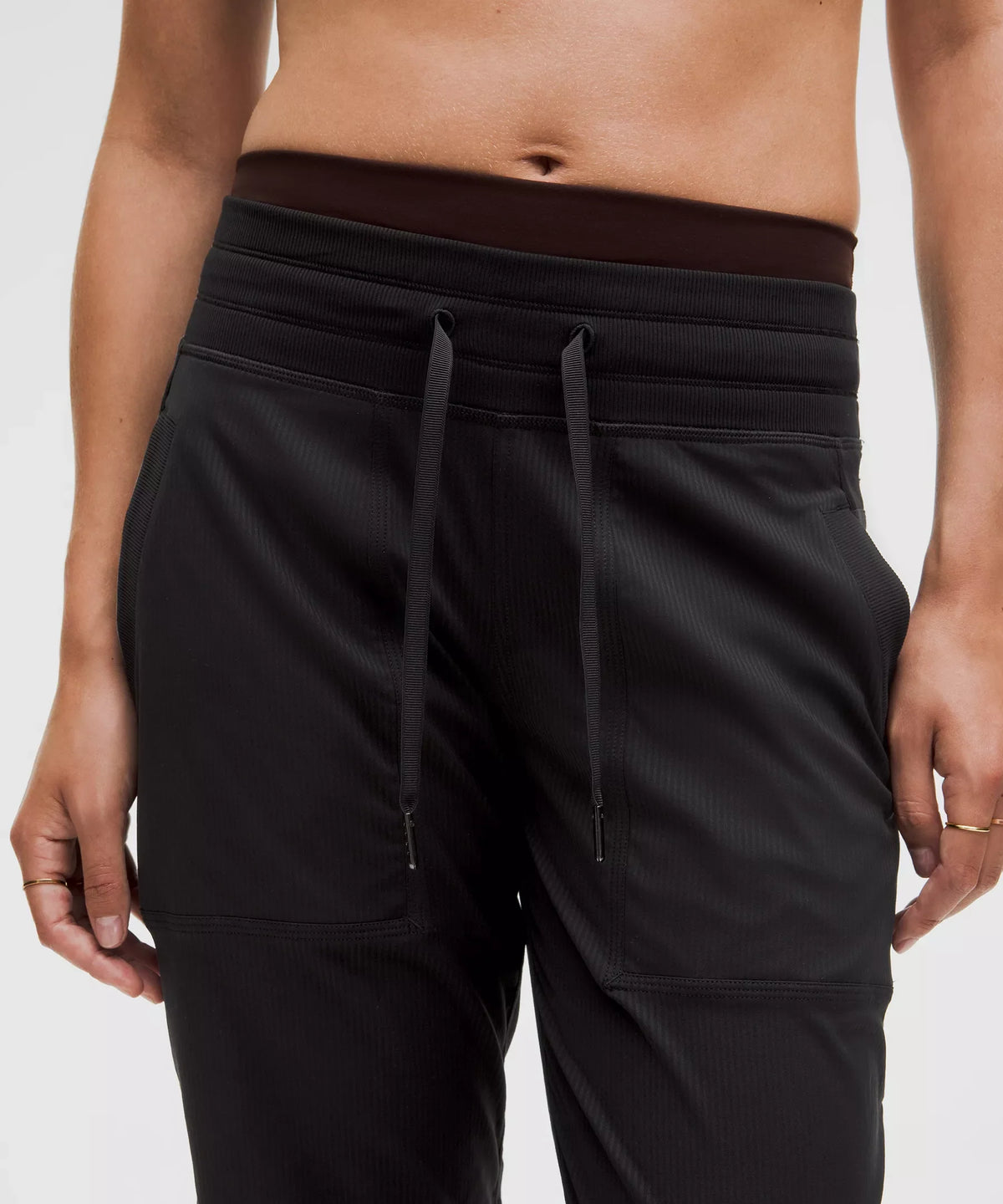 Pantalón de tiro medio