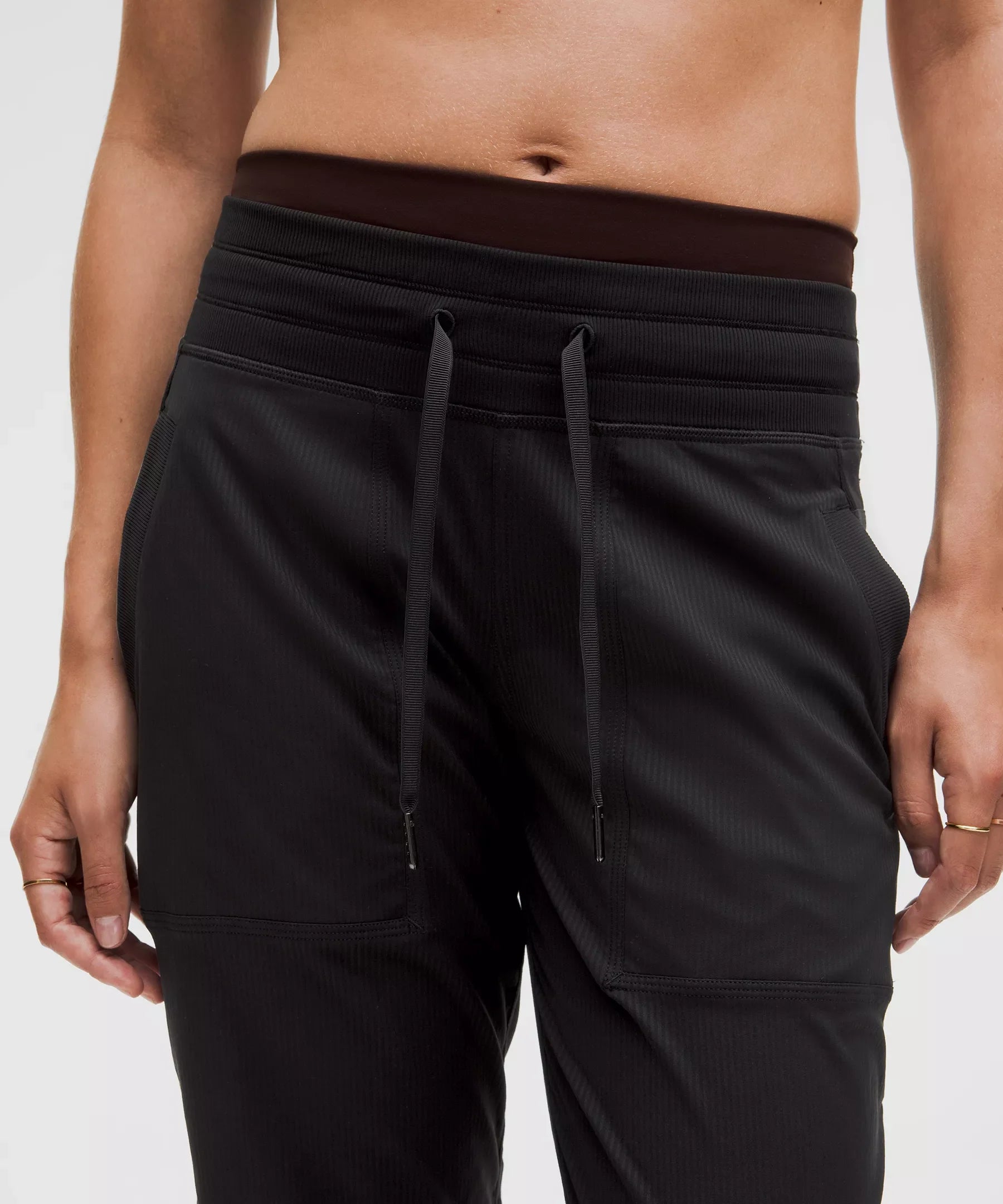 Pantalón de tiro medio