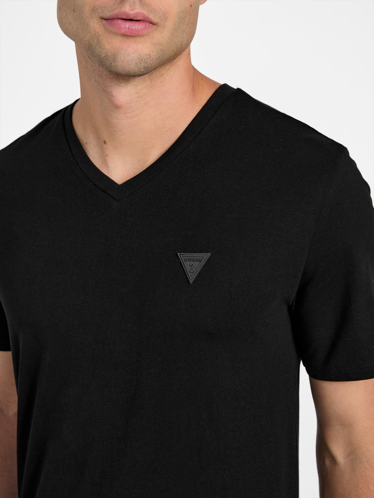 Camiseta con cuello en V