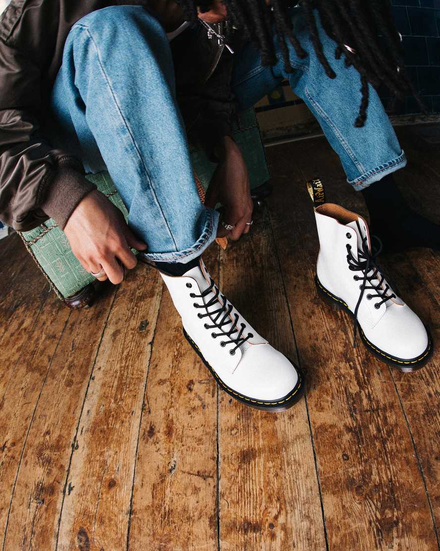 Botas con cordones