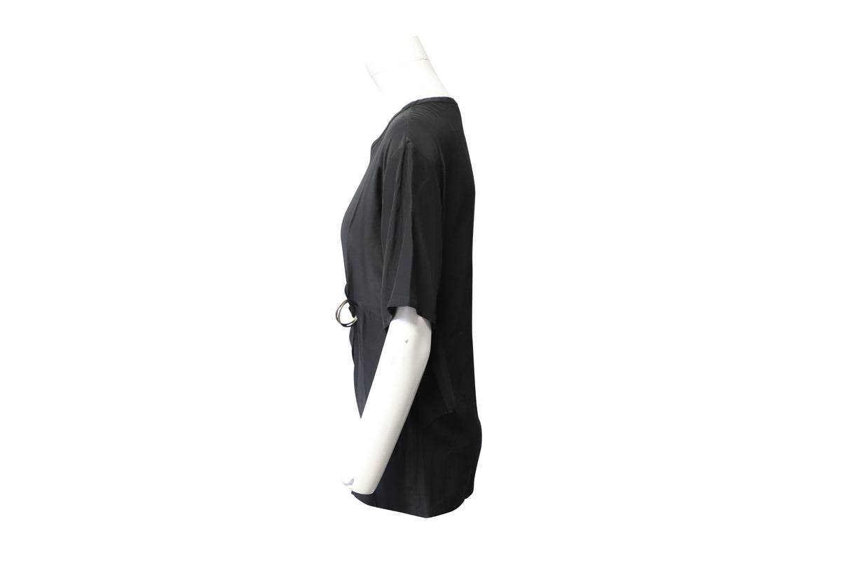 Blusa de seda color negro