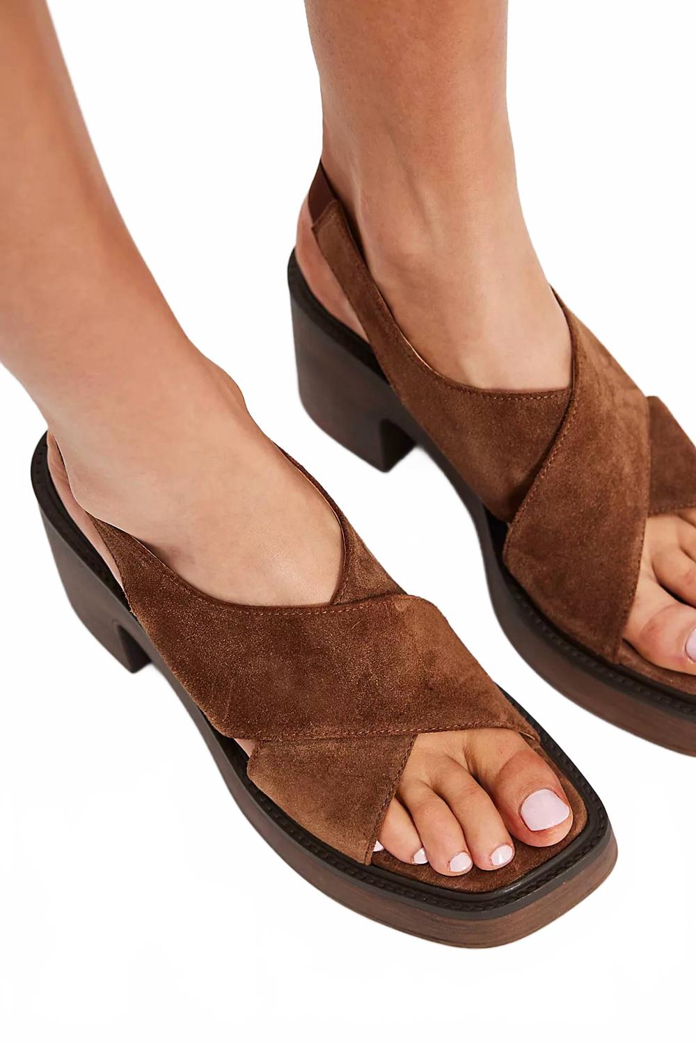 Sandalias de mujer con plataforma color café