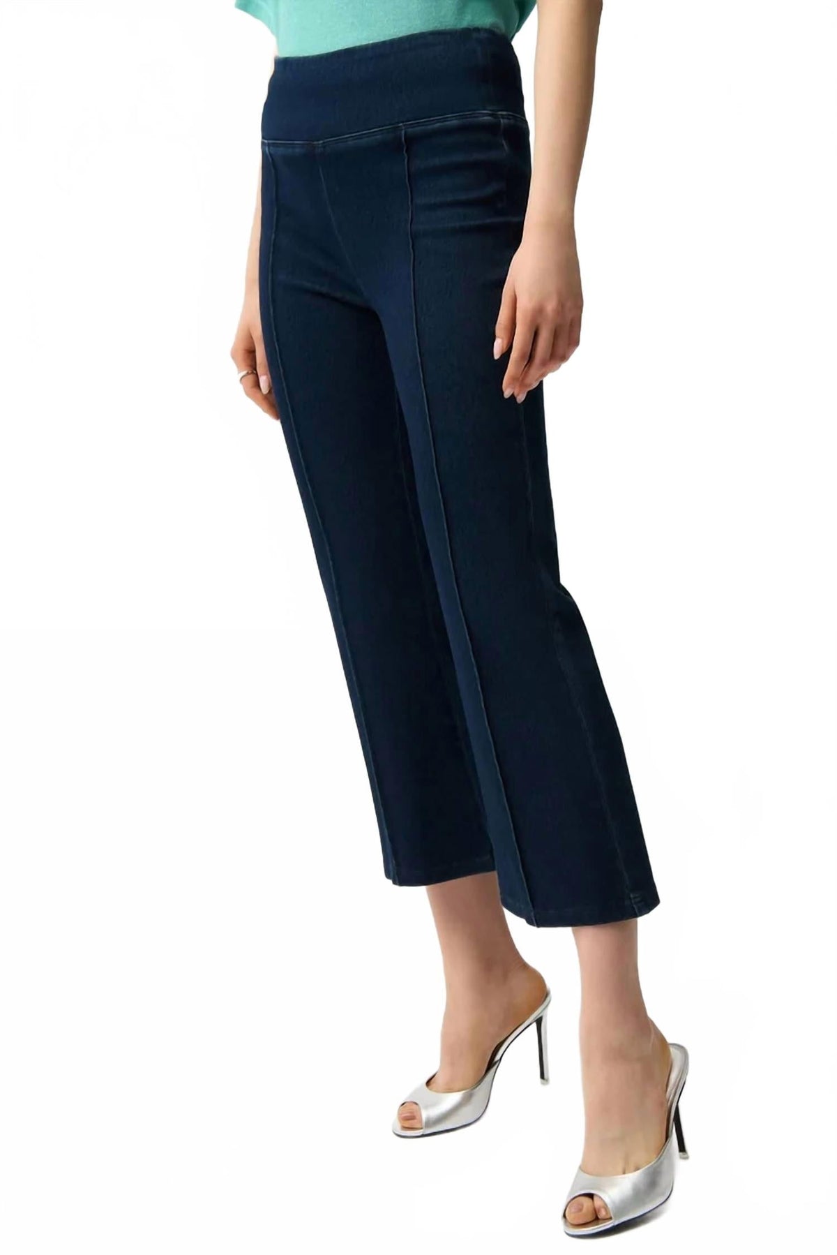 Pantalón de mezclilla color azul oscuro