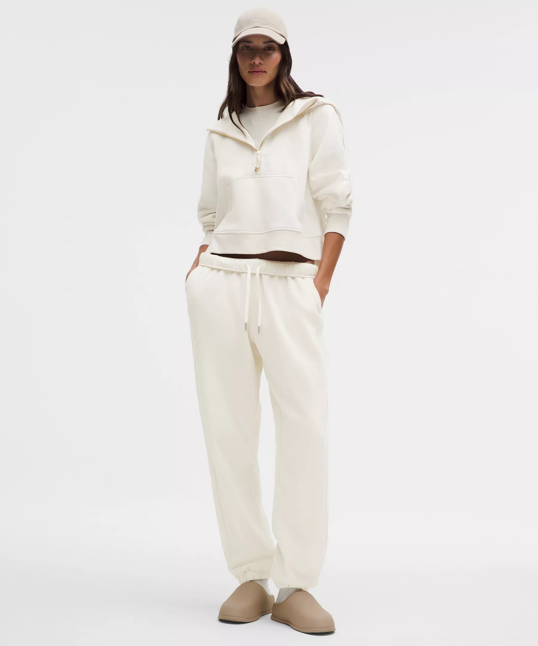 Pantalón deportivo de corte amplio de tiro medio