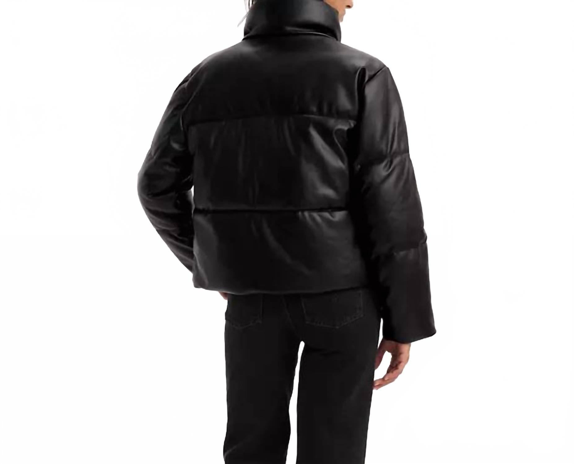 Chaqueta de efecto cuero color negro