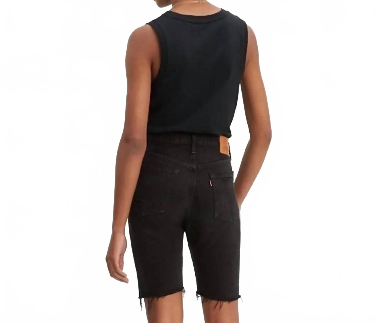 Short color negro