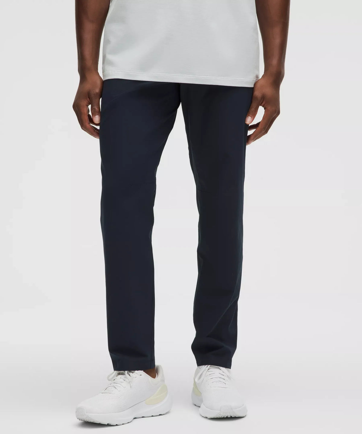 Pantalón de corte ajustado