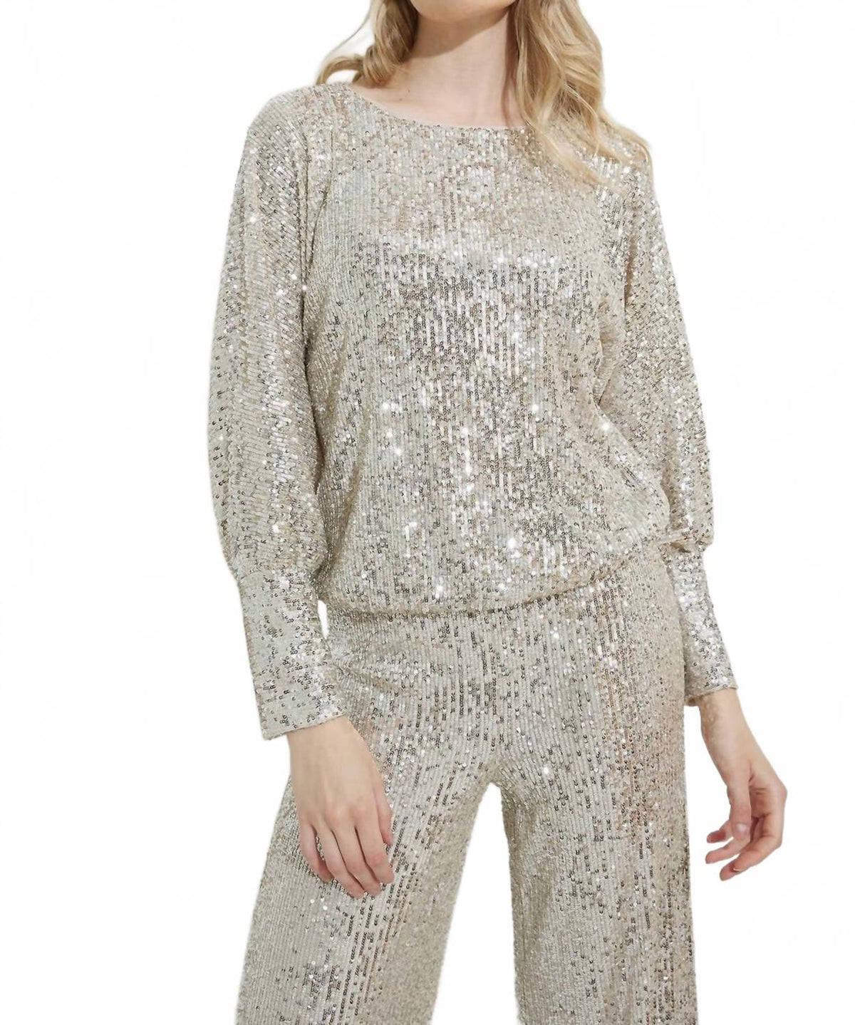 Blusa con lentejuelas color plateado y nude