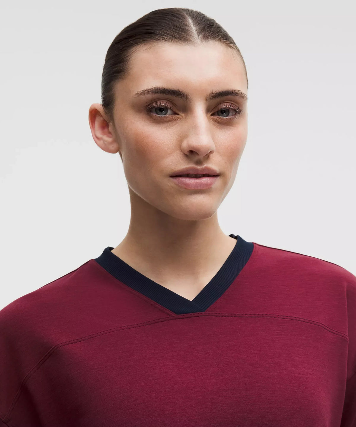 Camiseta con cuello en V