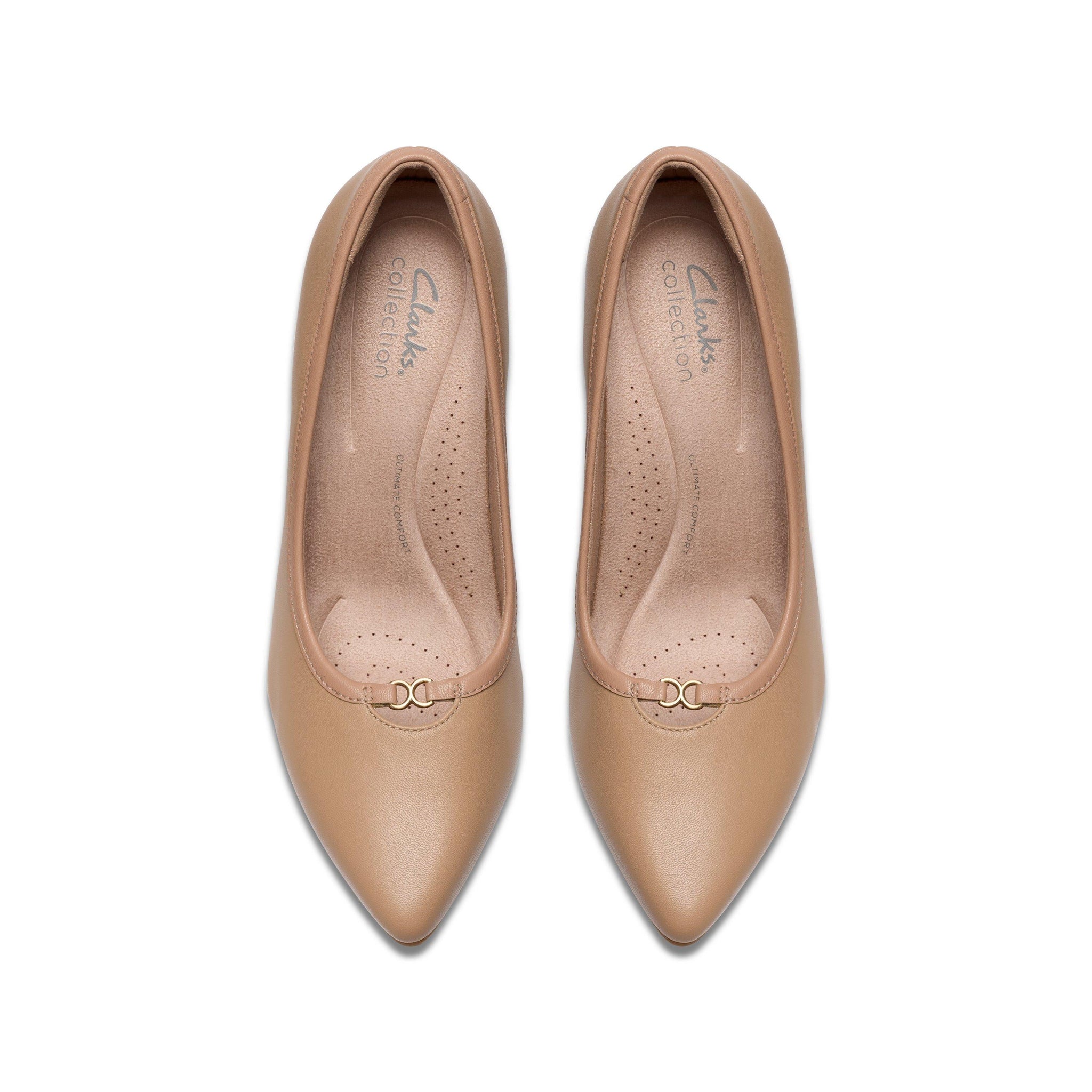 Calzado de cuero color beige