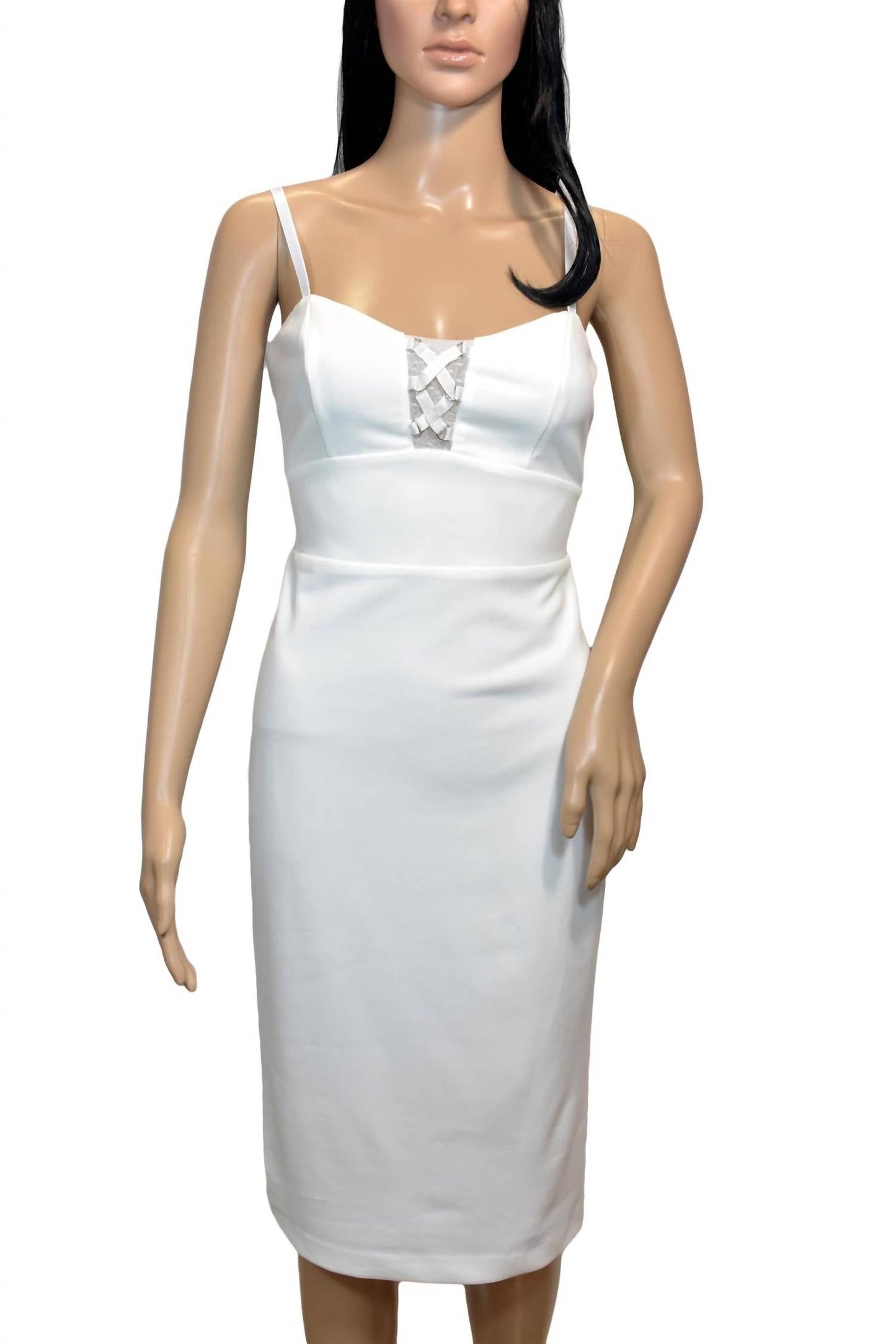 Vestido de mujer color blanco y marfil