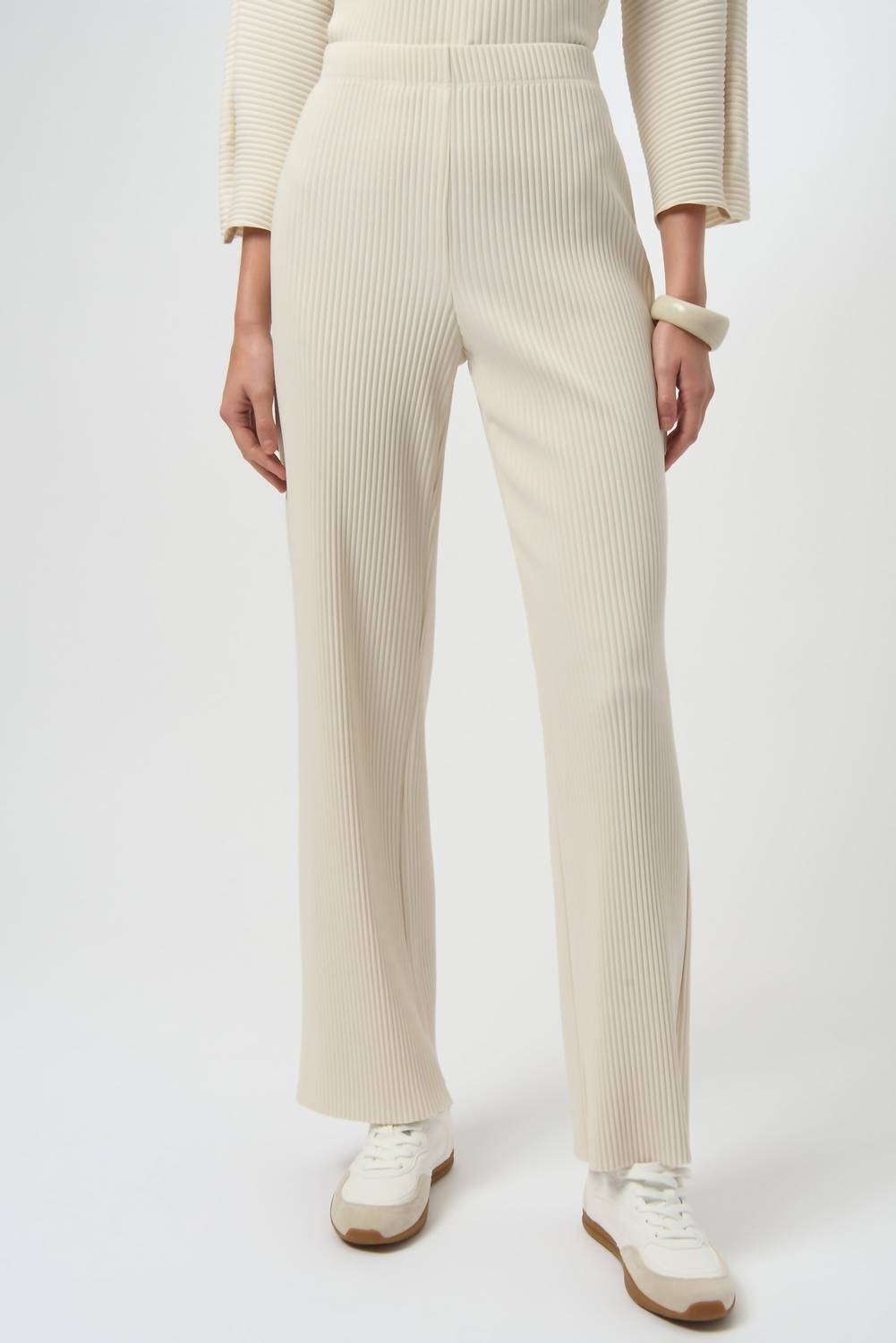 Pantalón con pliegues