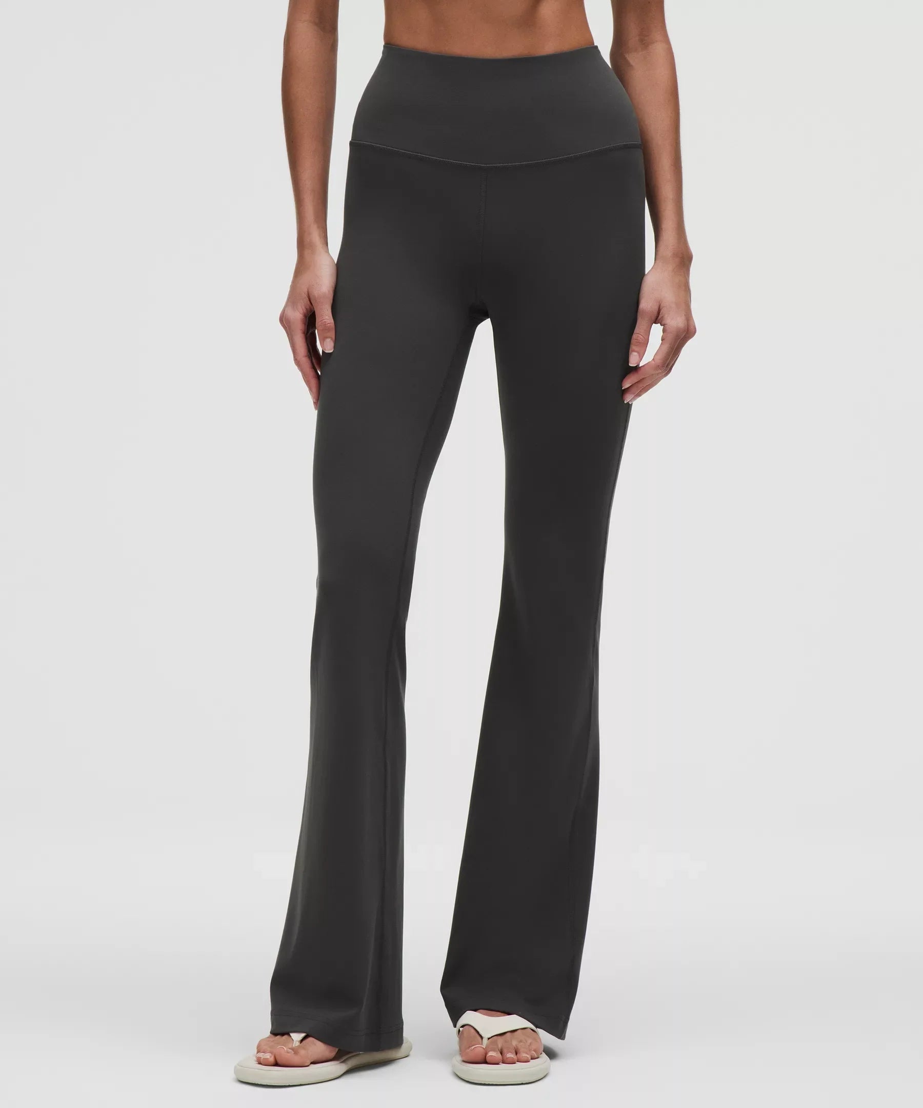 Pantalón de tiro alto