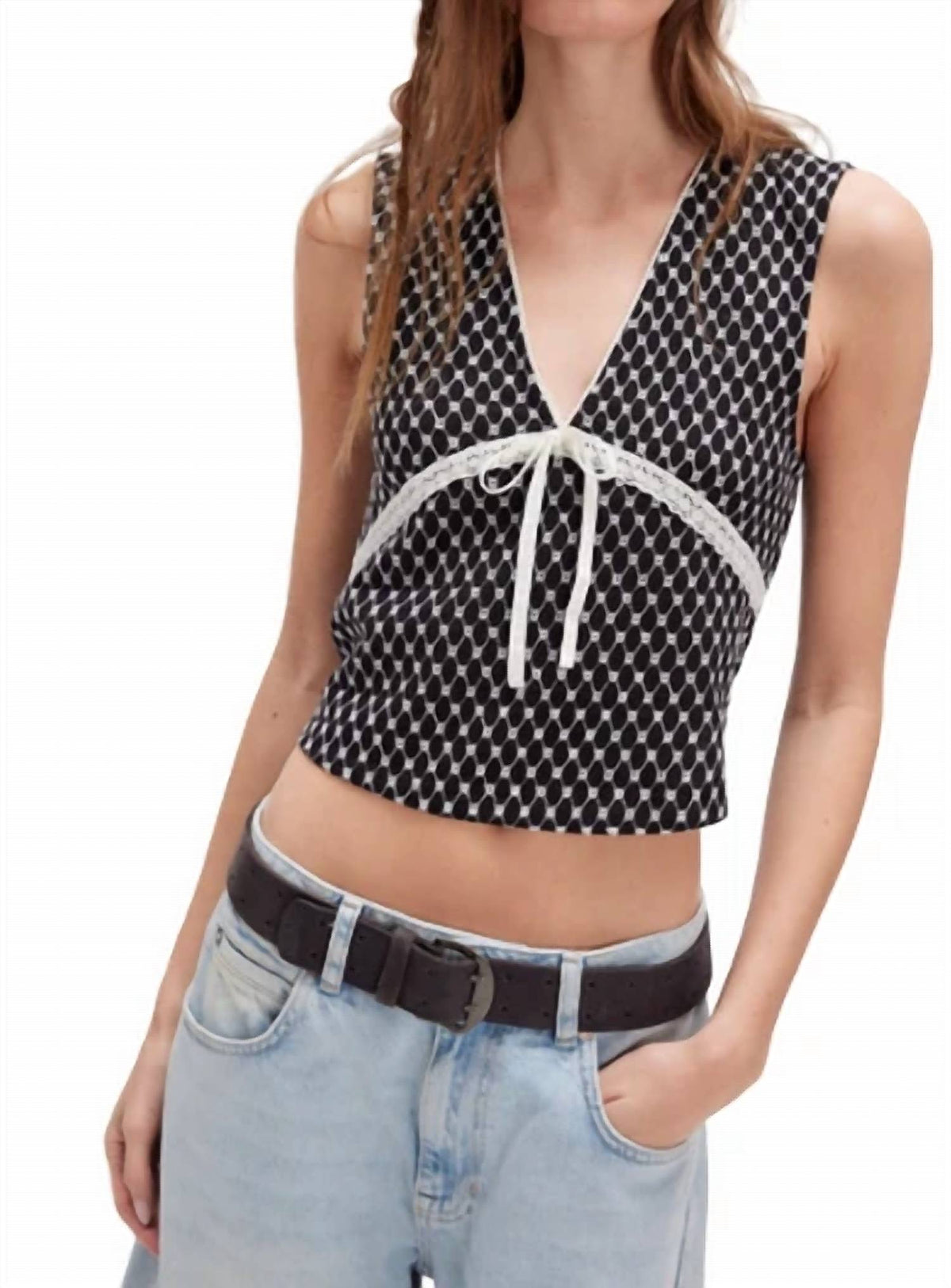 Top de mujer con cuello en V color negro
