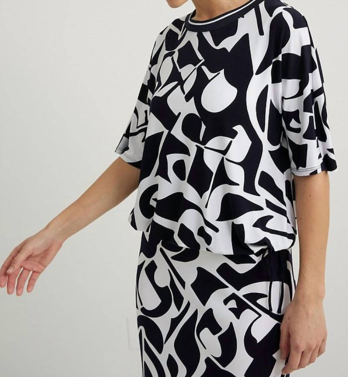 Top color negro y blanco
