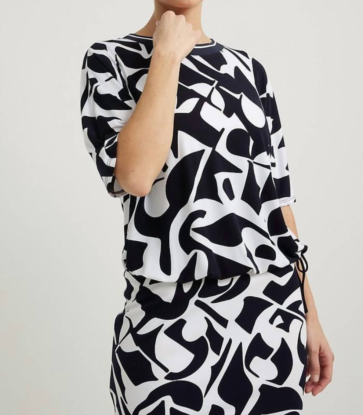 Top color negro y blanco