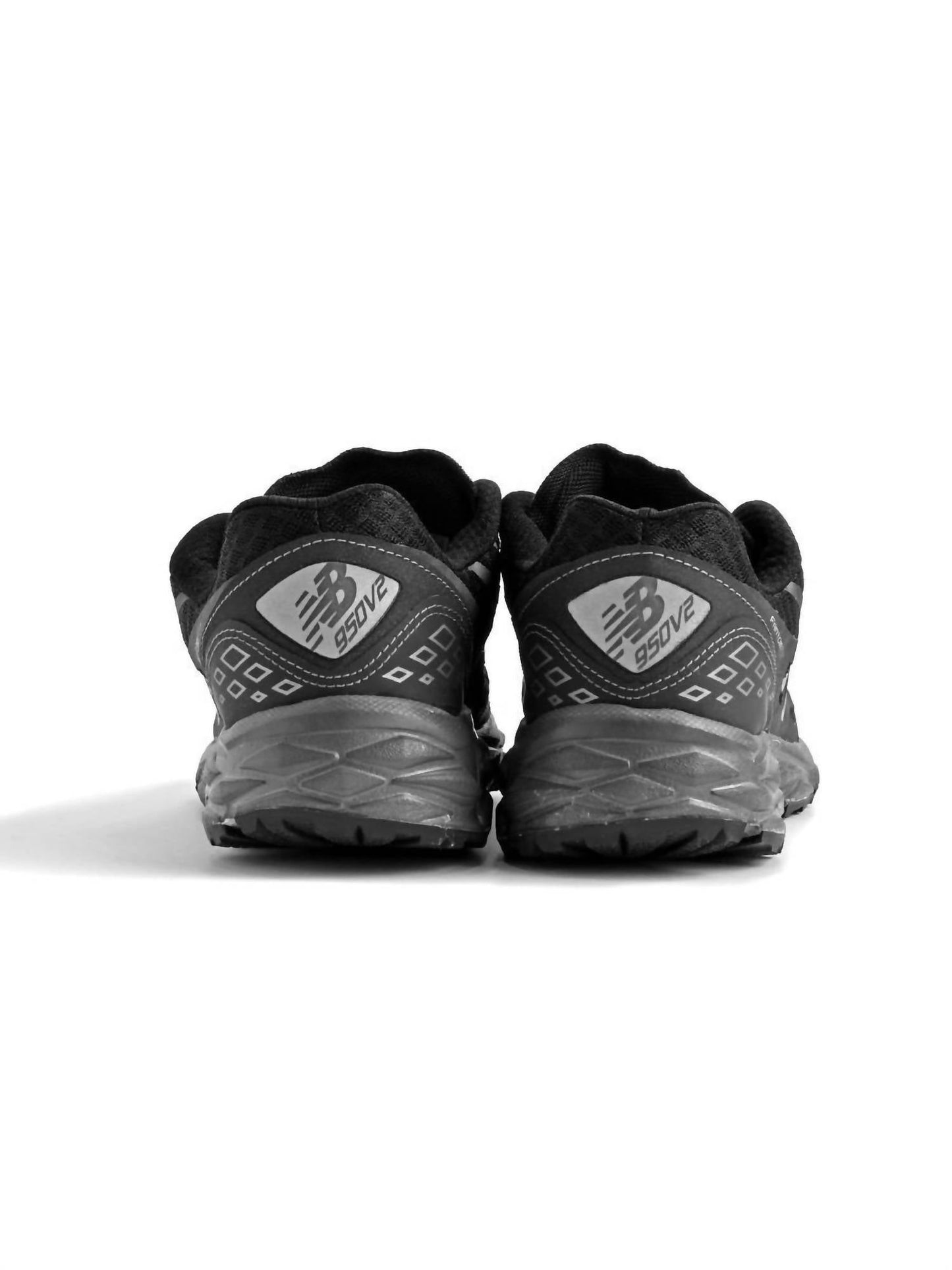Tenis para correr de hombre color negro y plateado