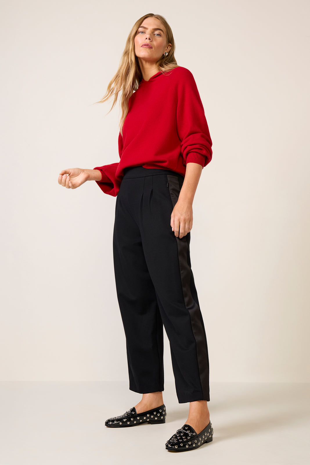 Pantalón de mujer con pliegues
