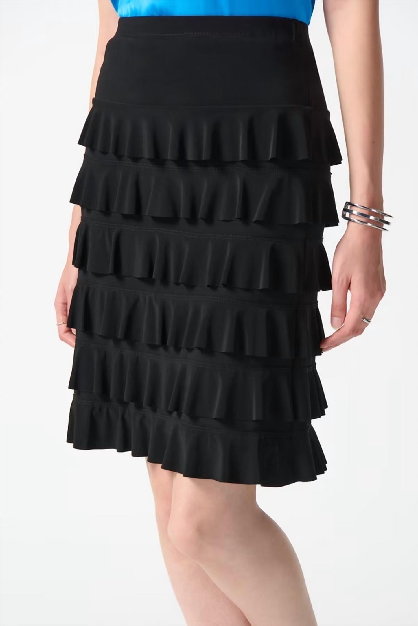Falda con boleros color negro