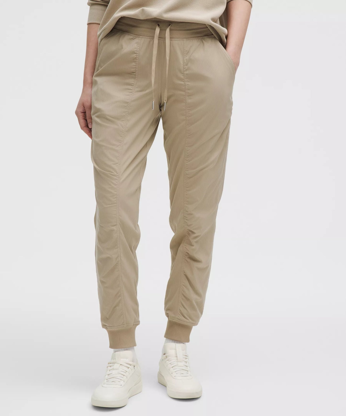 Pantalón deportivo de tiro medio