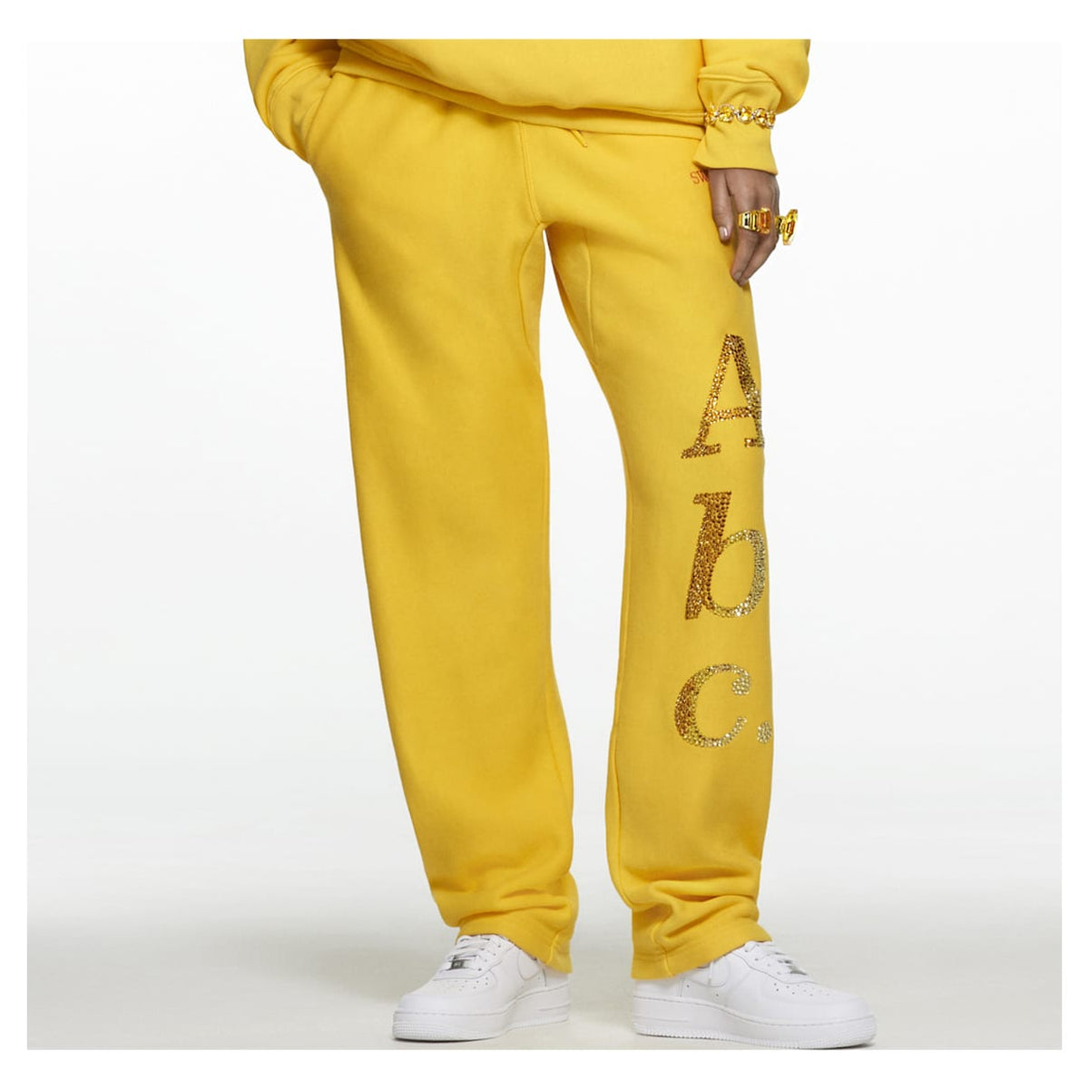 Pantalón deportivo color amarillo