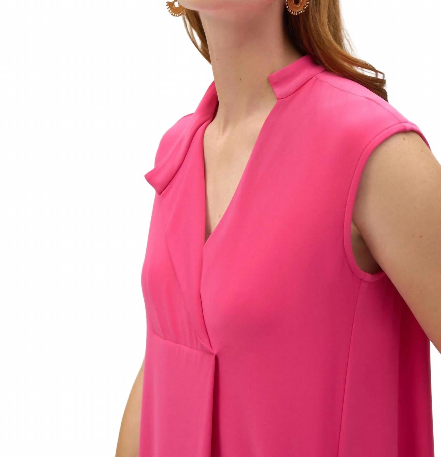 Vestido con cuello en V