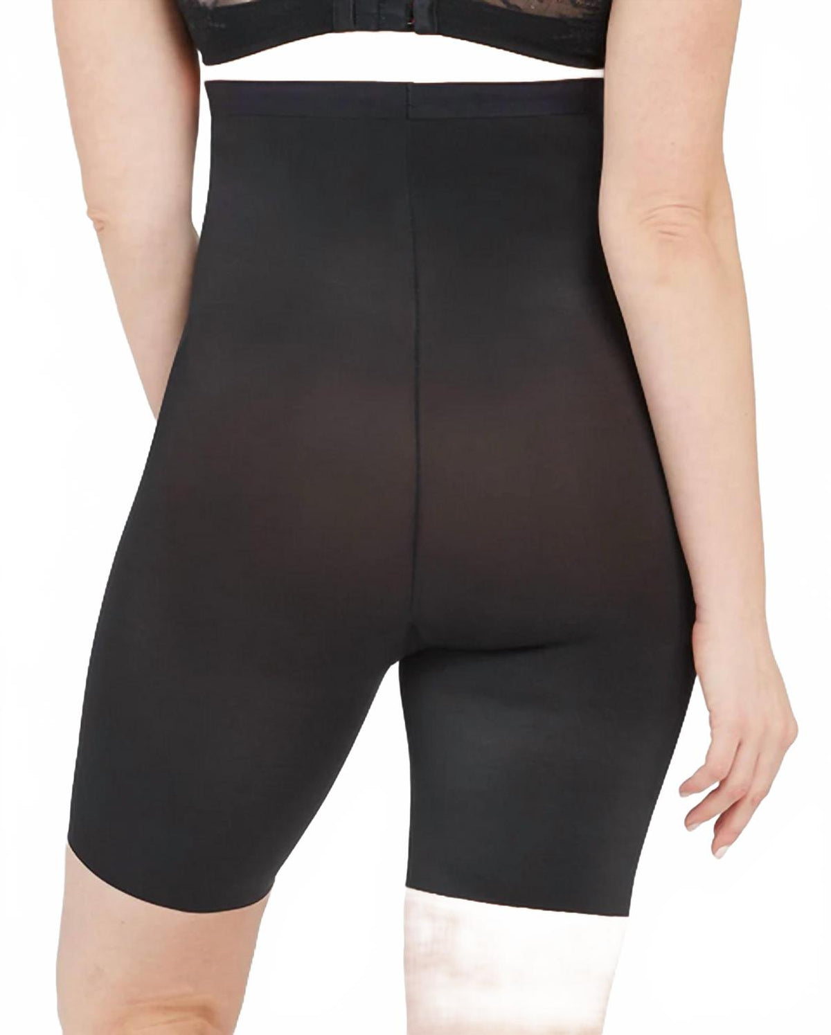 Short color negro