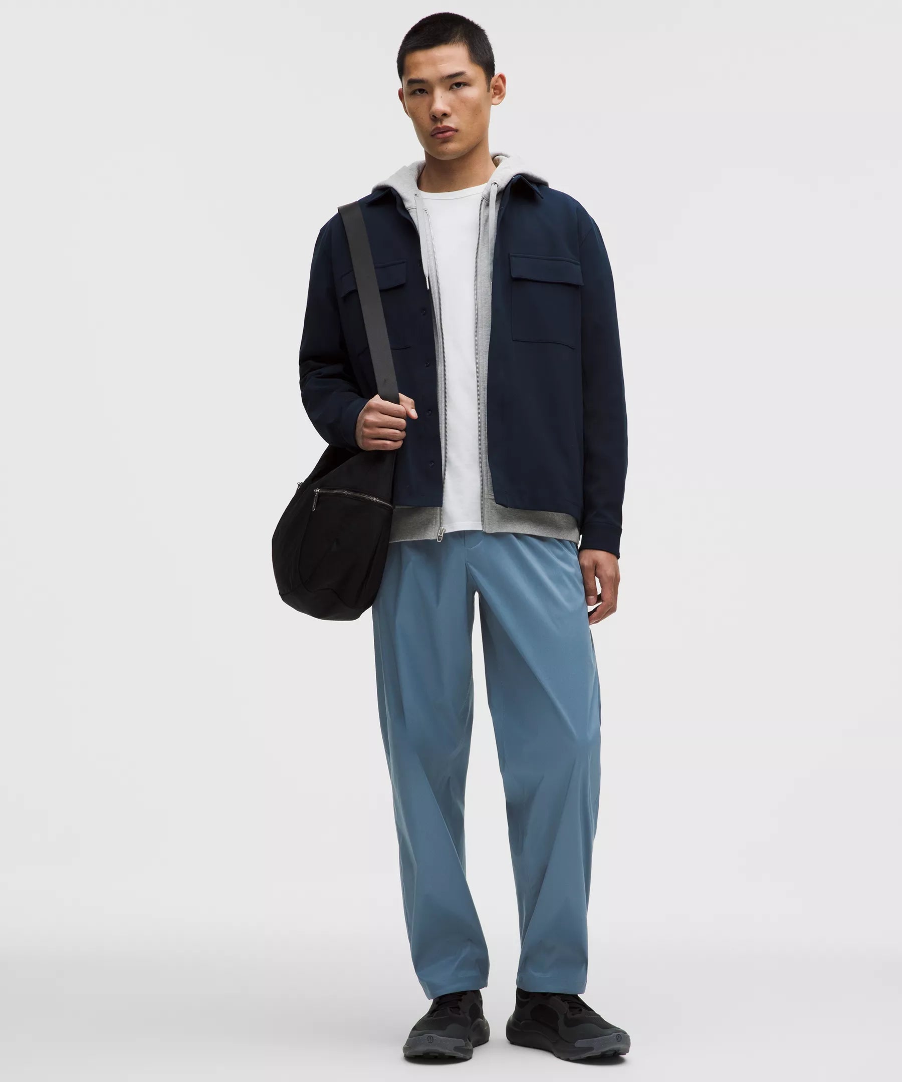 Pantalón de corte amplio