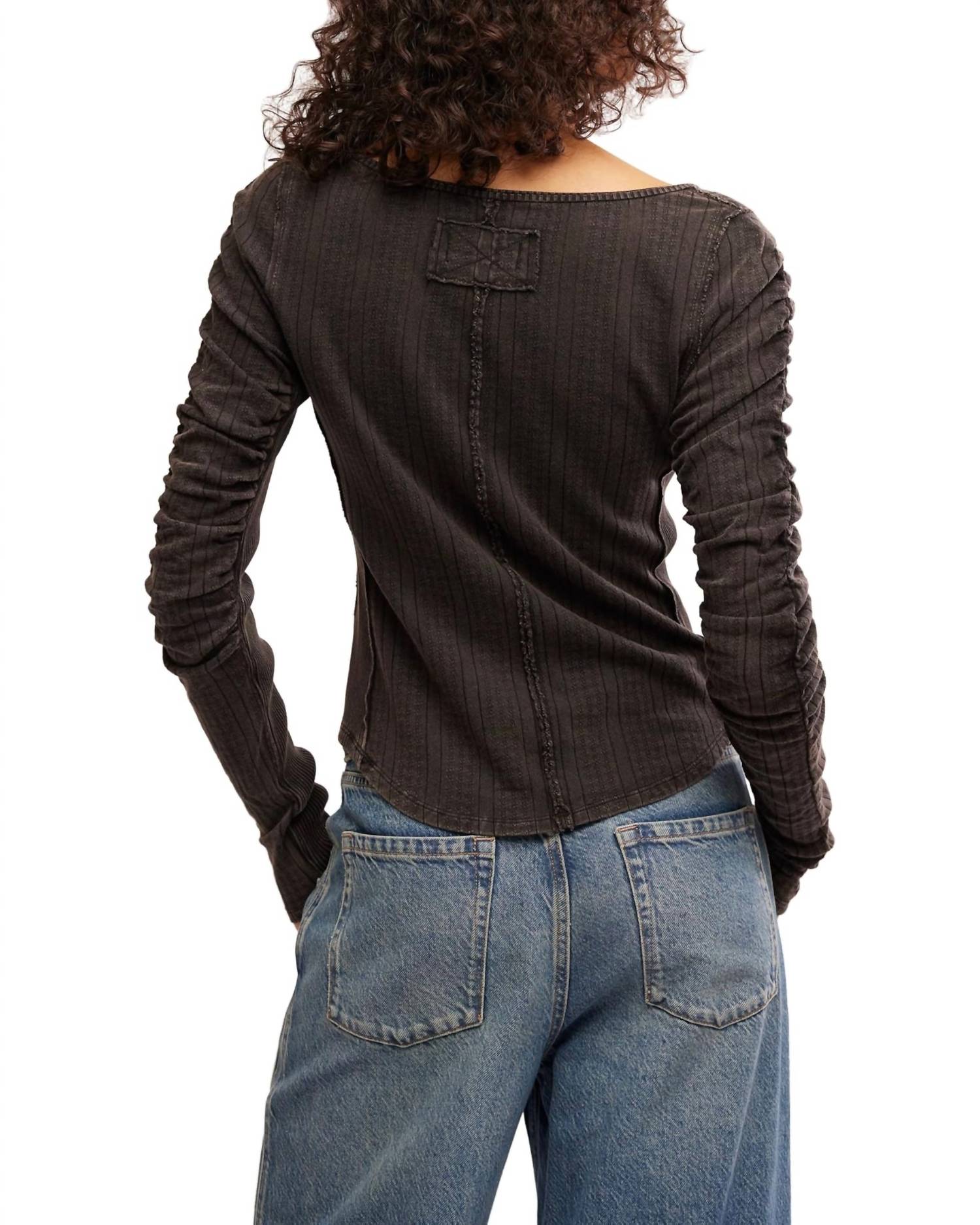 Camiseta con botones color negro