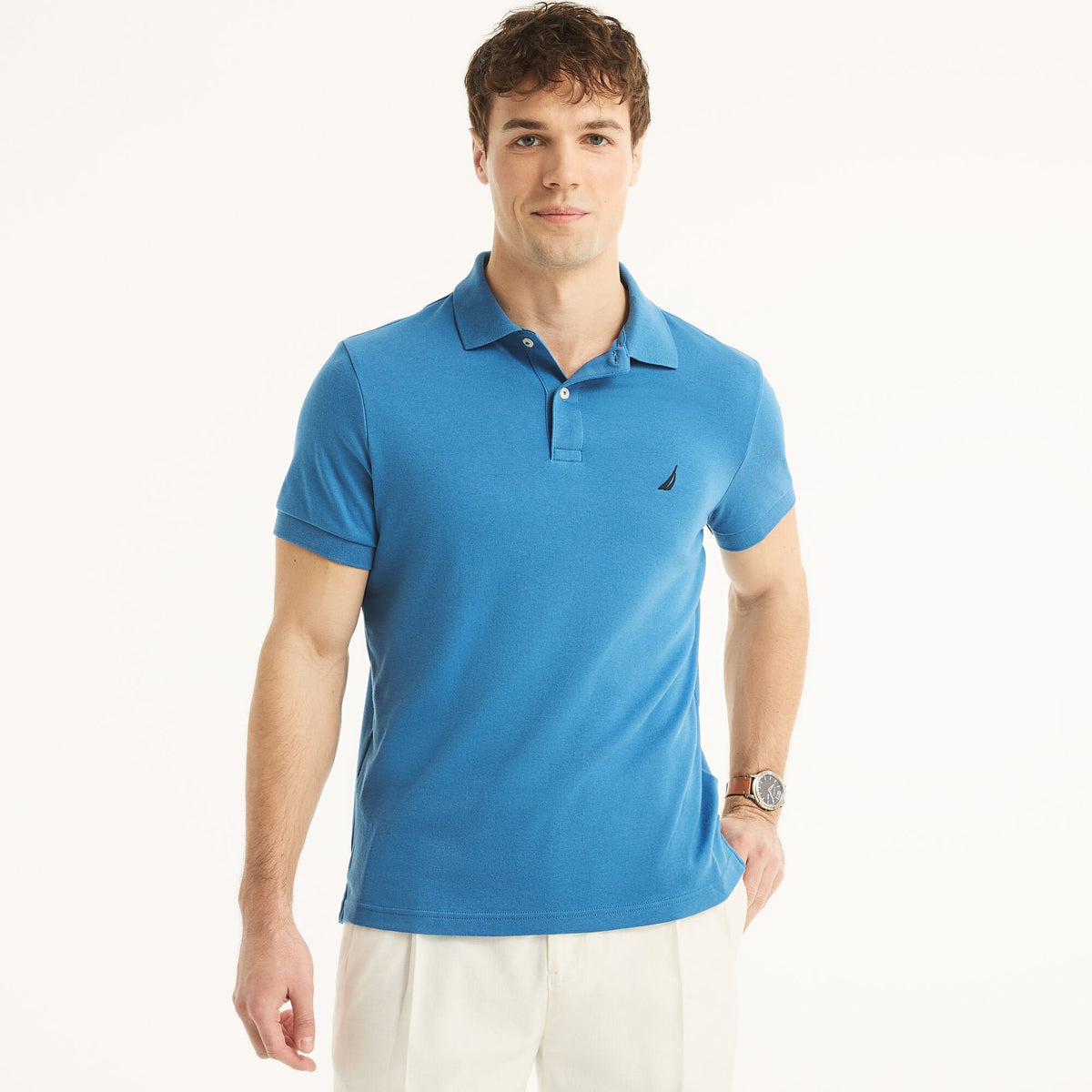 Polo de corte ajustado