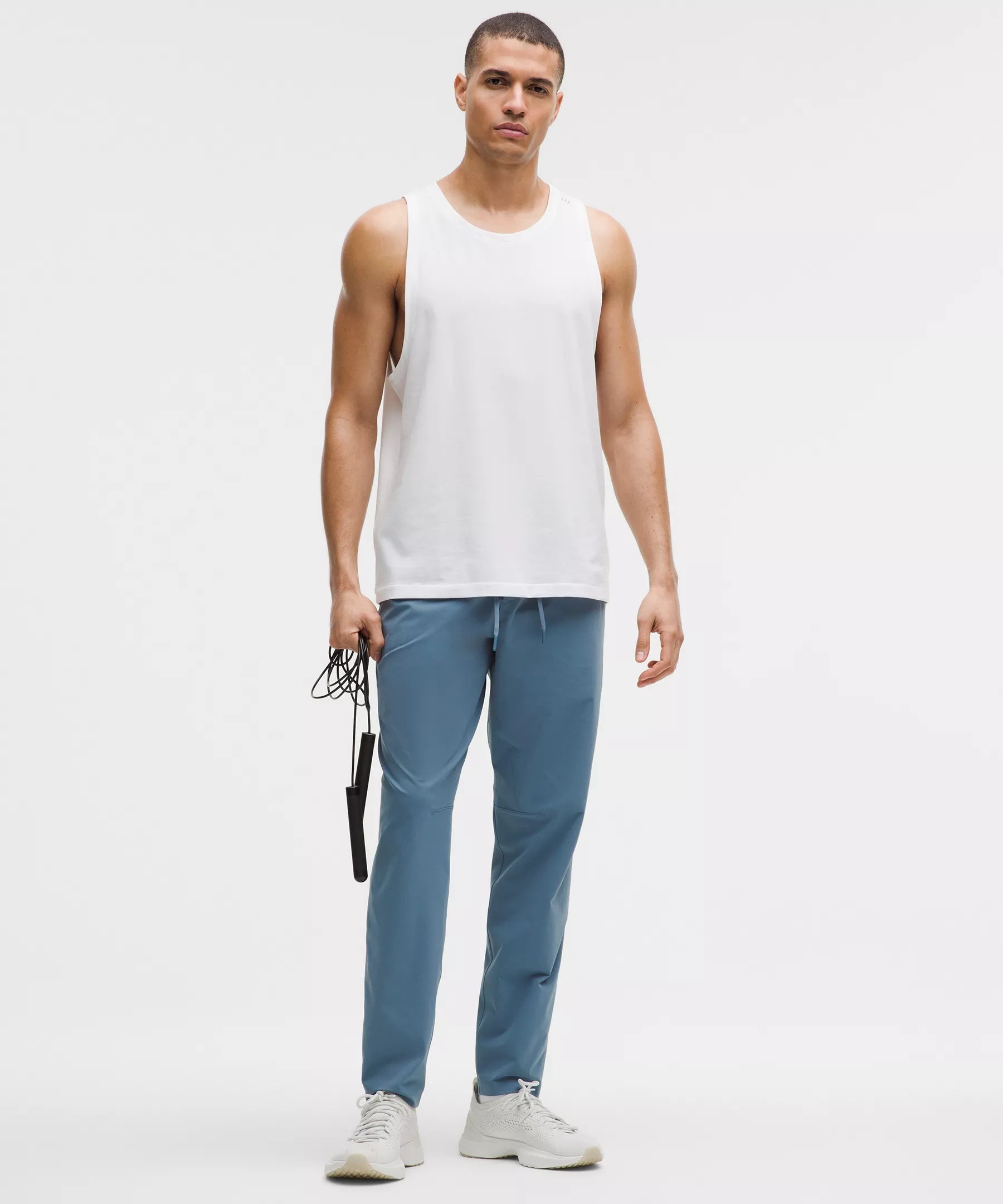 Pantalón de corte ajustado