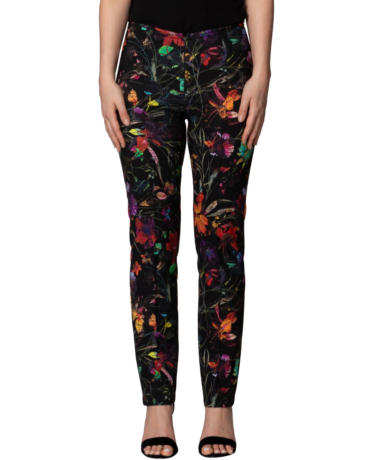 Pantalón de corte ajustado color negro