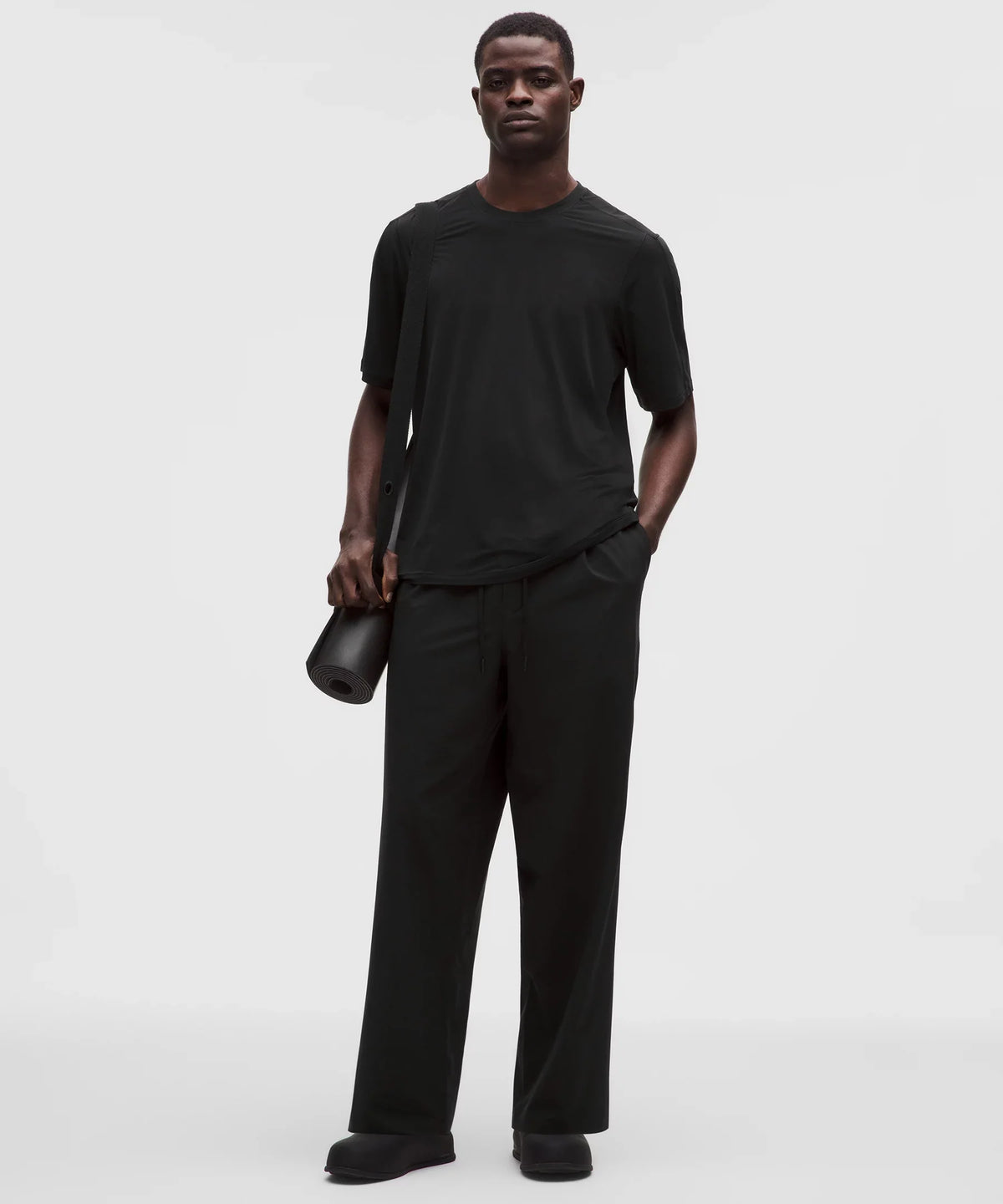 Pantalón de corte amplio