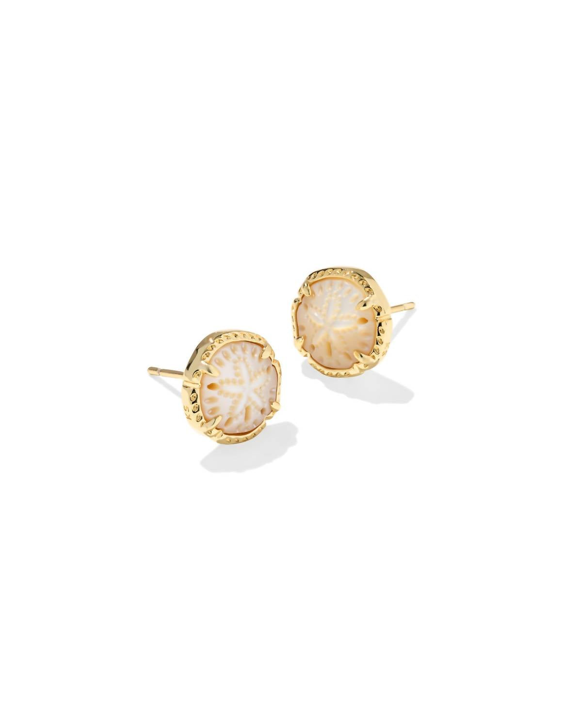 Aretes de mujer color dorado