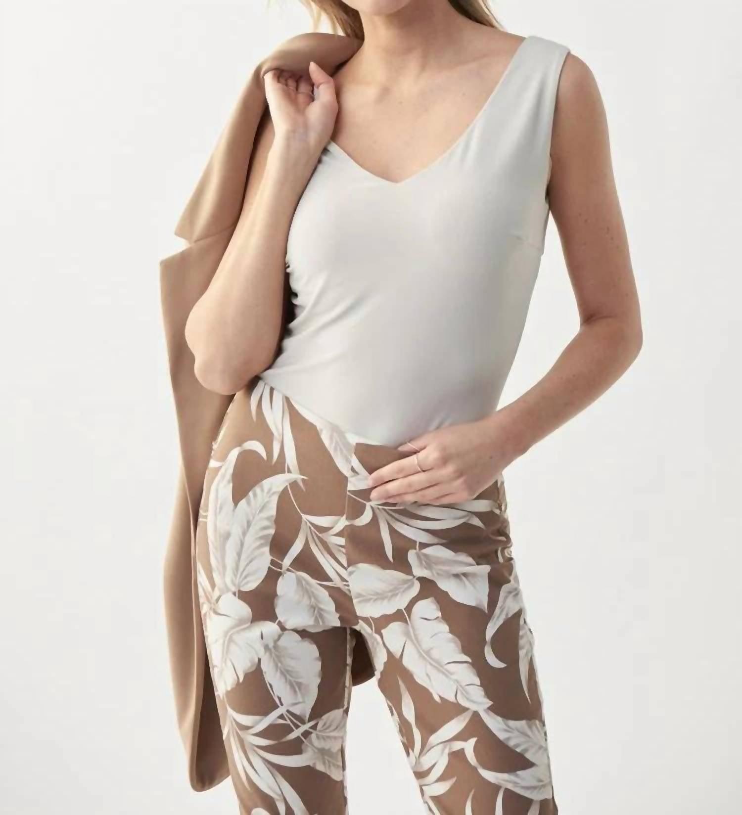 Camiseta sin mangas con cuello en V