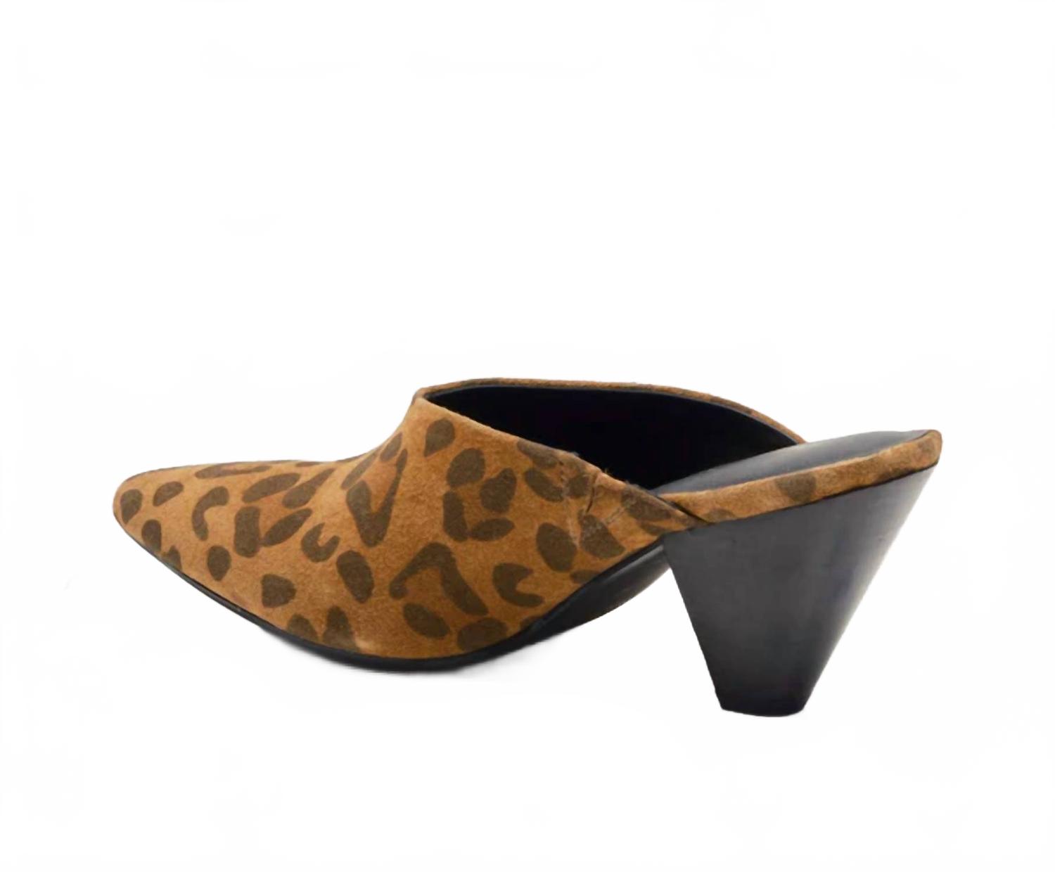 Zapatos destalonados de mujer con estampado animal
