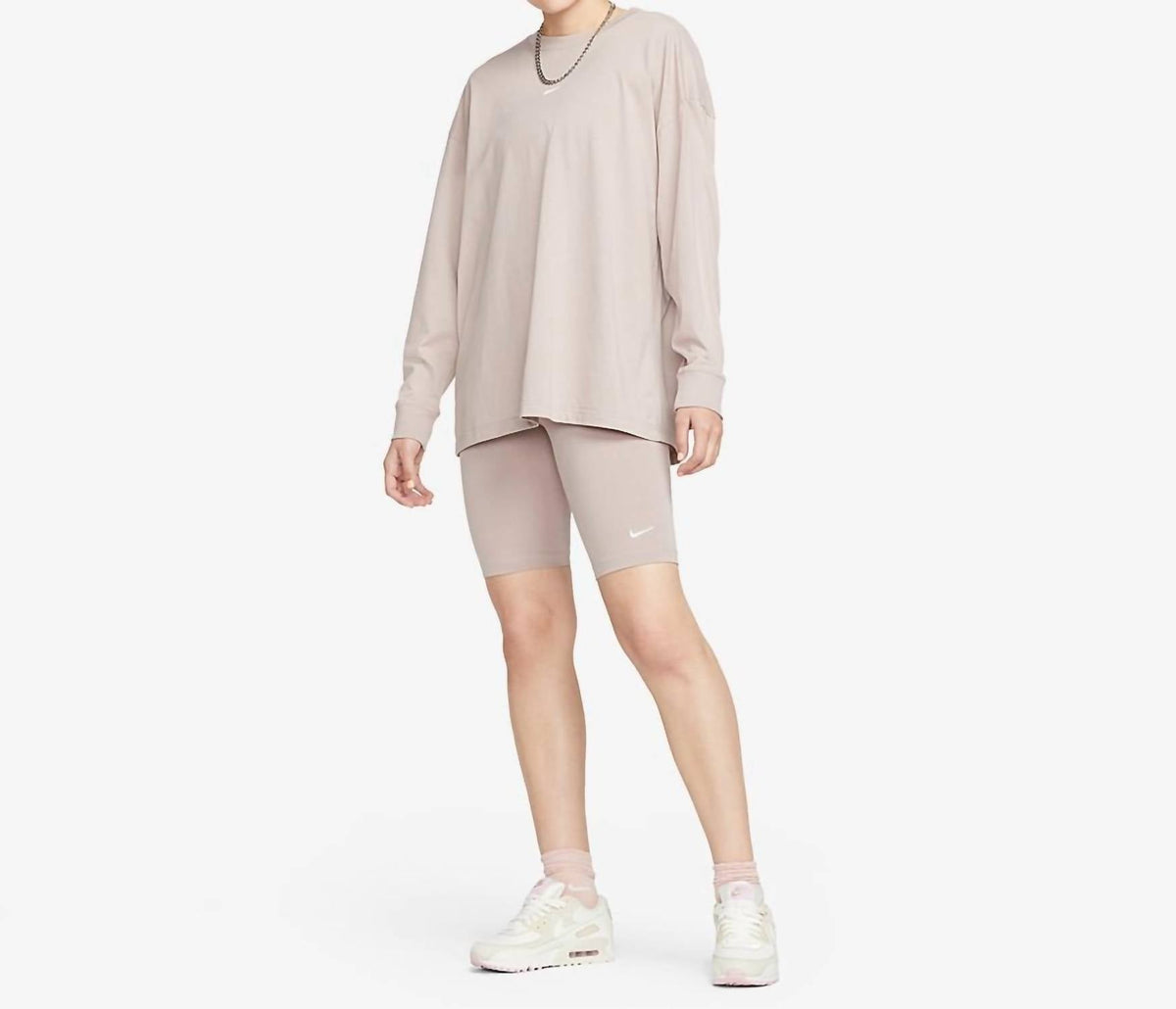 Short color blanco y taupe
