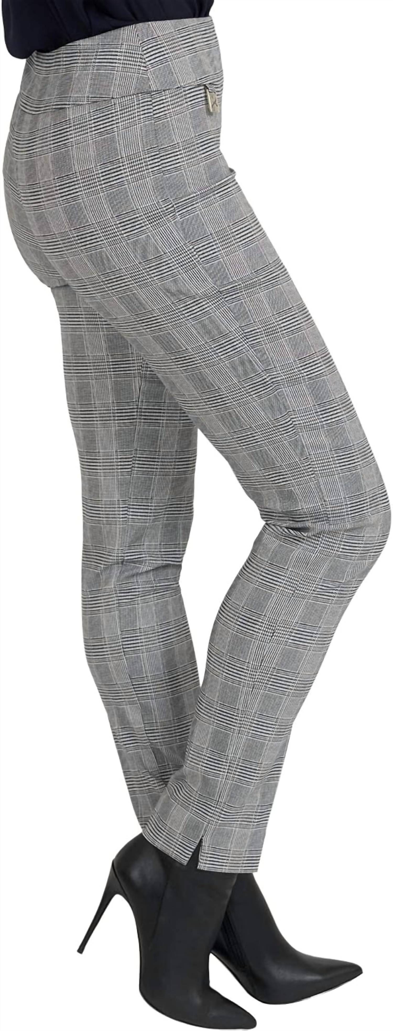 Pantalón de corte ajustado color negro y blanco