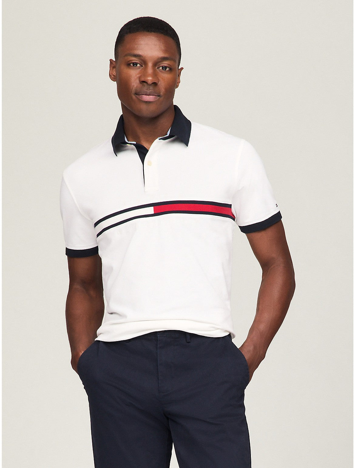 Polo de hombre a rayas con bordado