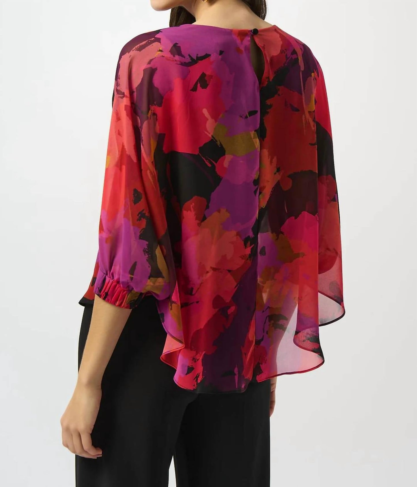 Top de gasa con estampado floral color negro