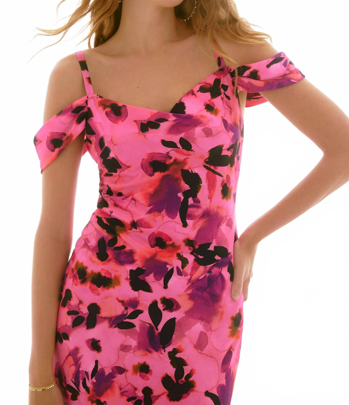 Vestido con estampado floral color negro