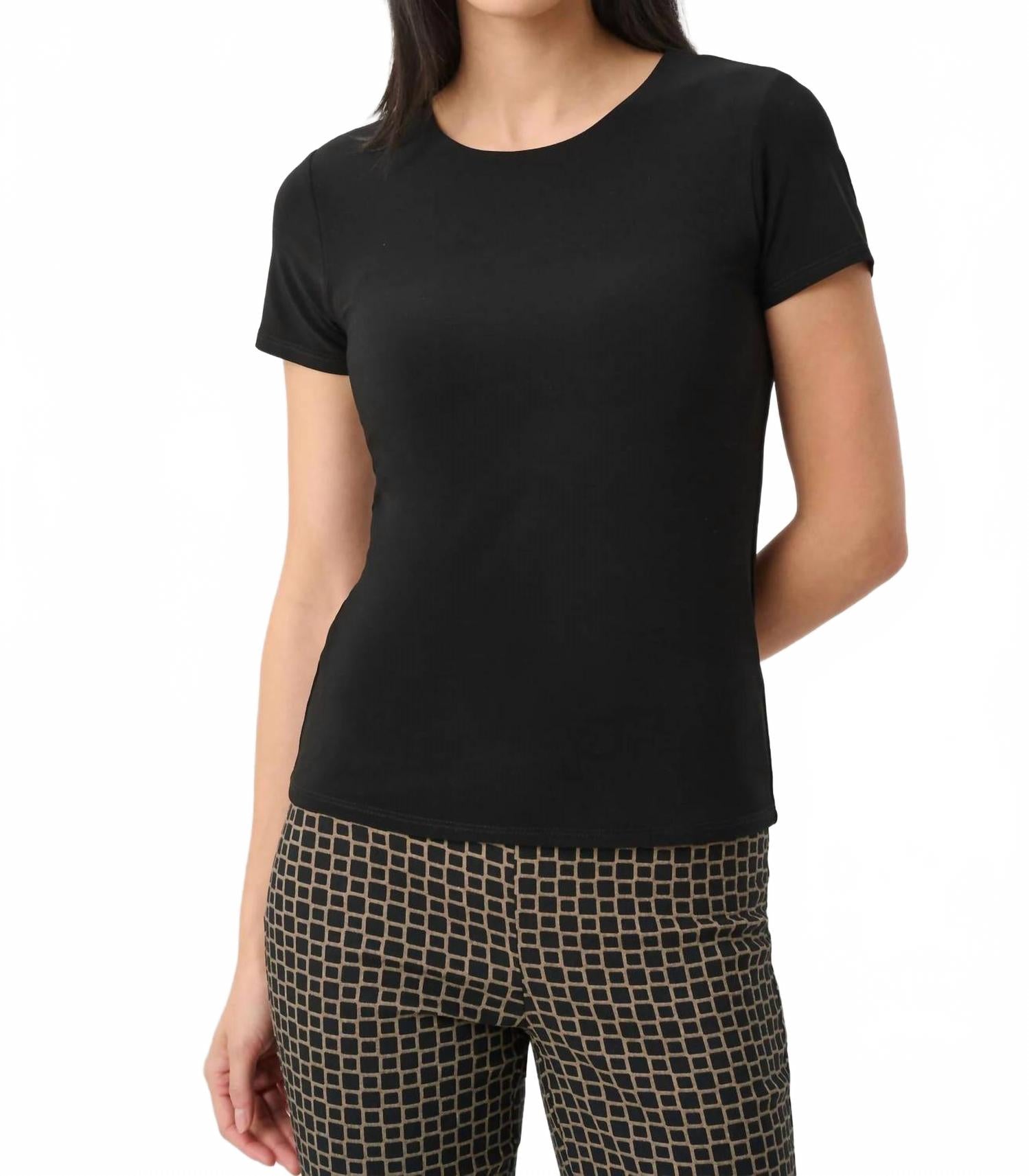 Camiseta color negro
