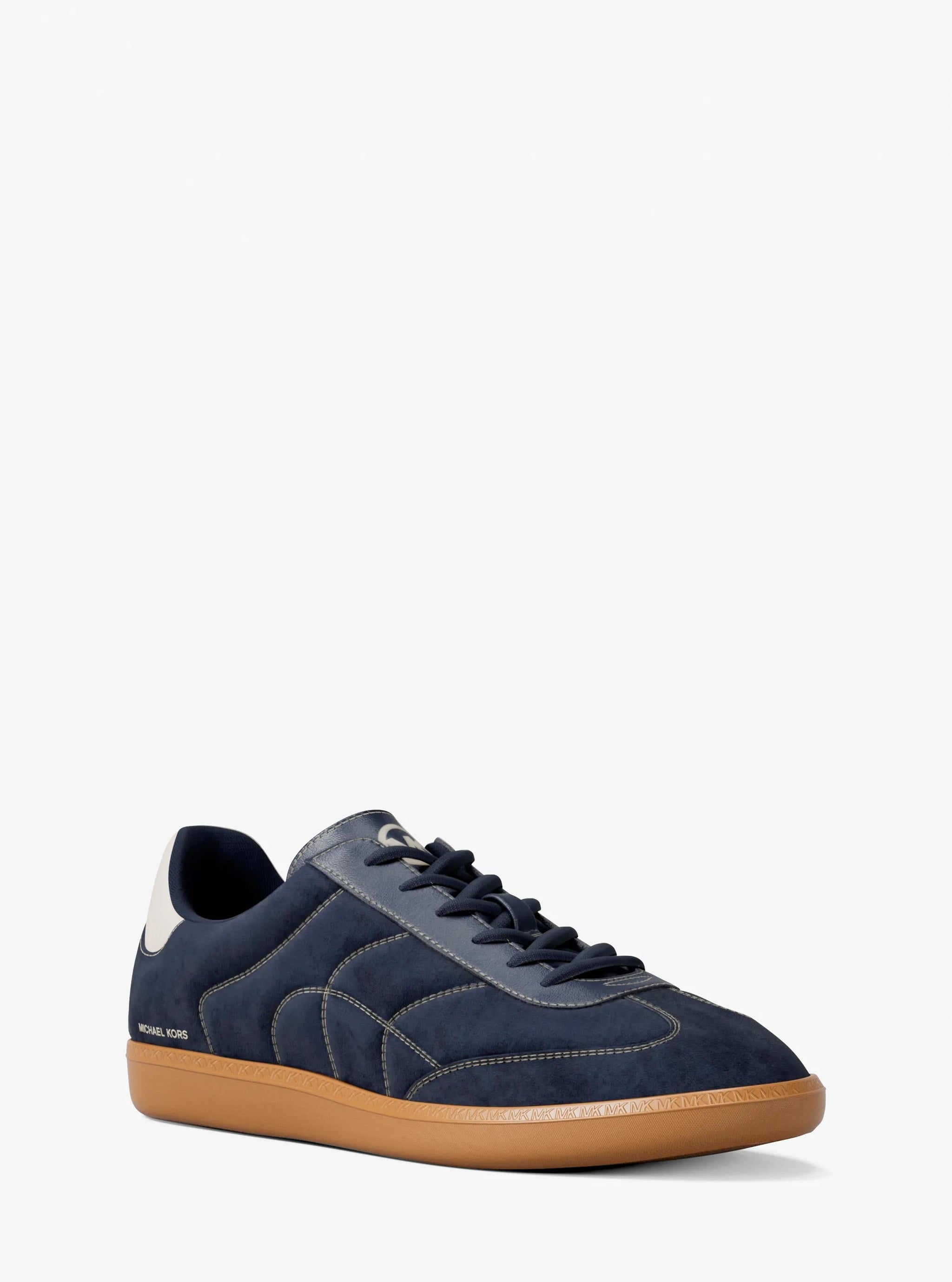 Tenis de gamuza