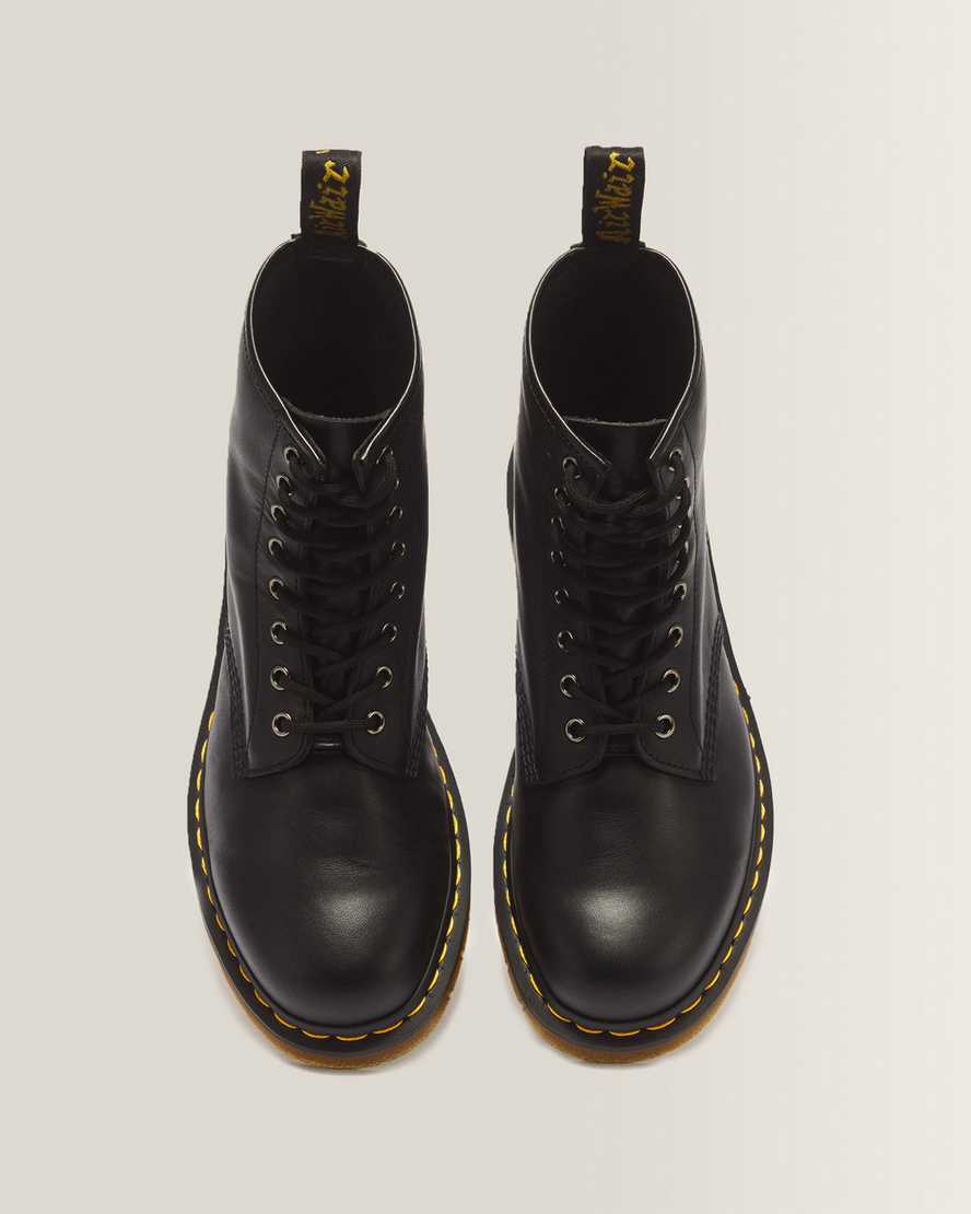 Botas de cuero con cordones