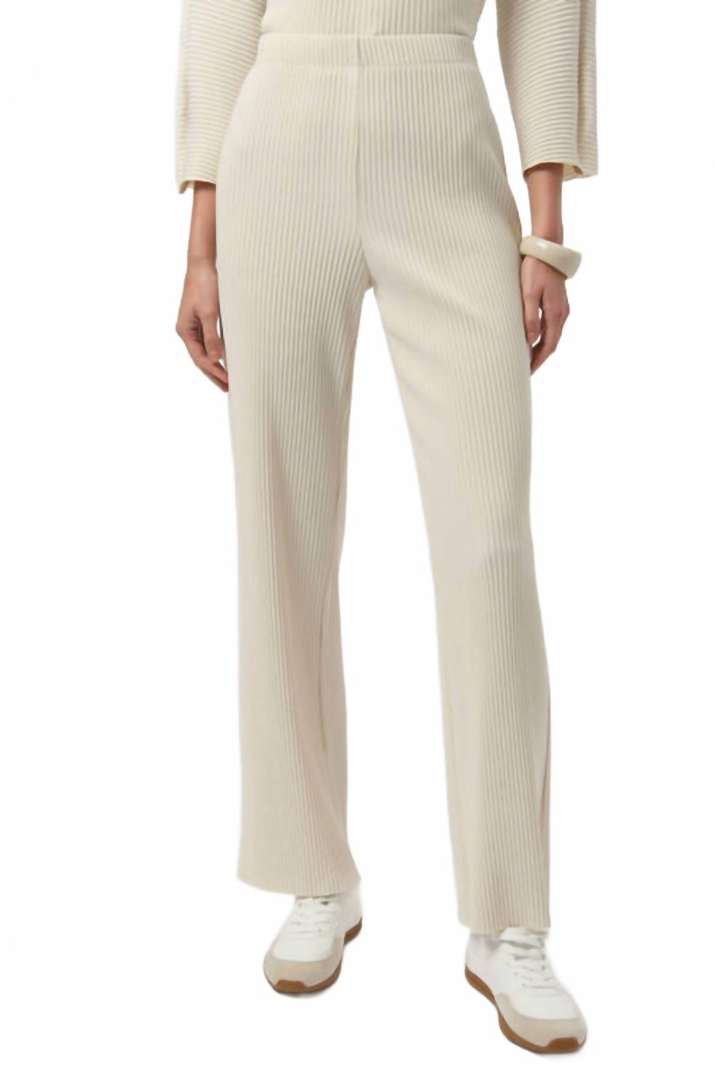 Pantalón con pliegues