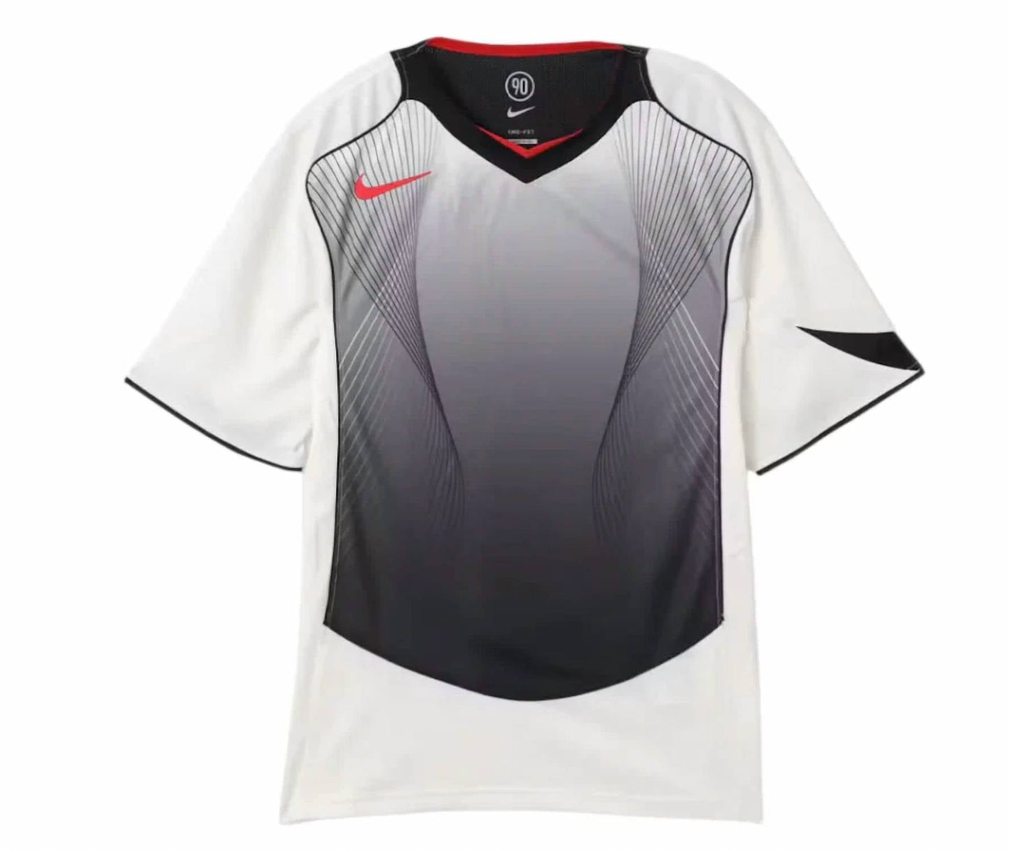 Camiseta color negro y blanco