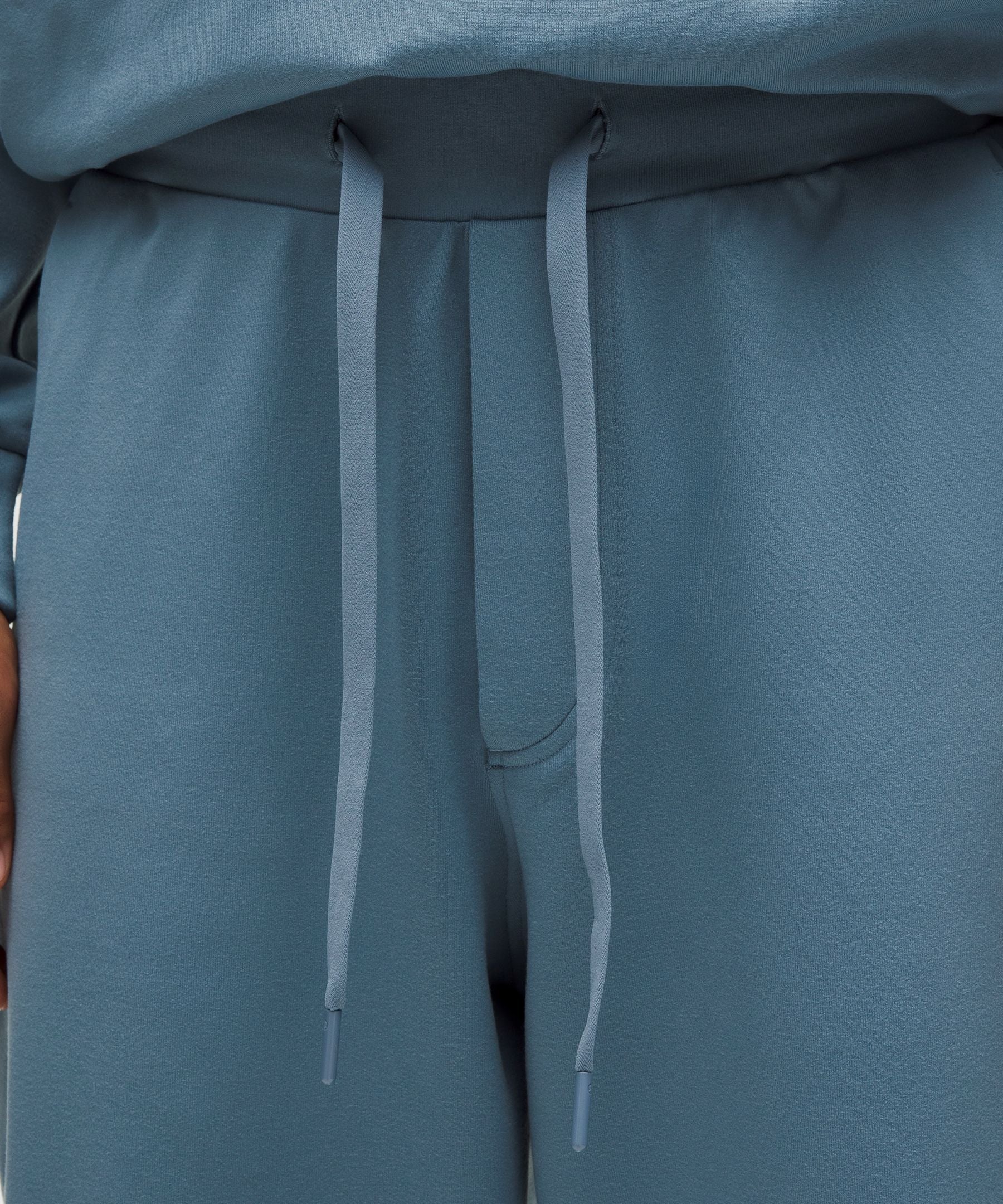 Pantalón deportivo de corte amplio